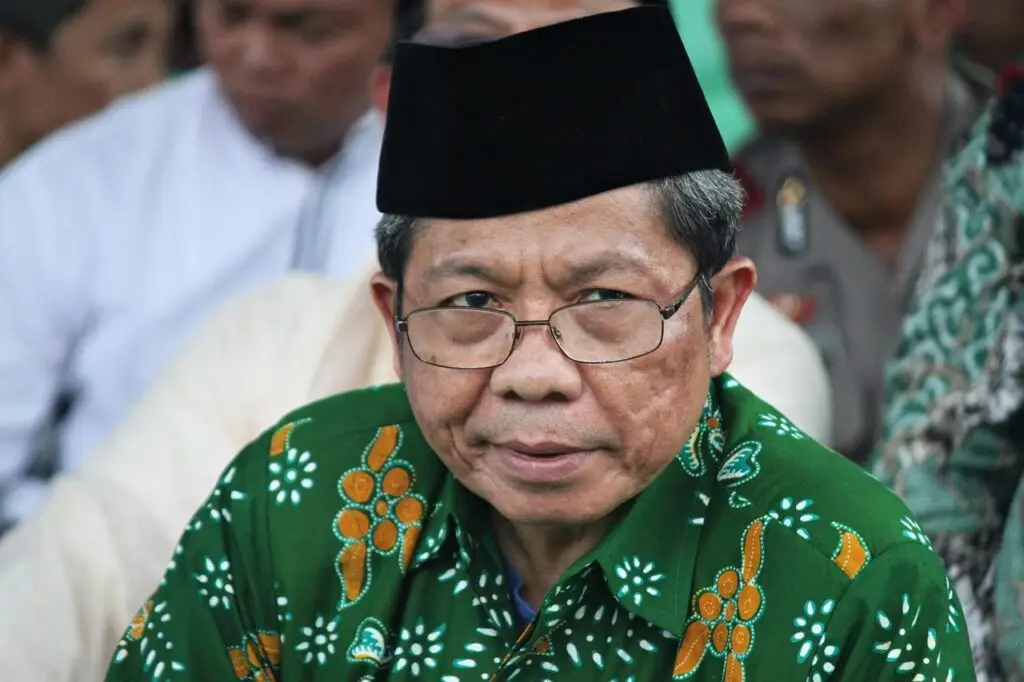 religious leader, indonesian, man, asian, elderly, portrait